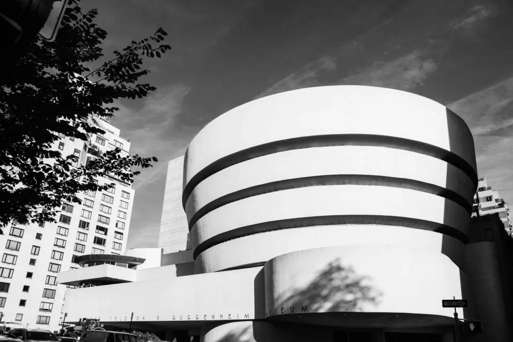 A.C.Partners. Frank Lloyd Wright-Guggenheim