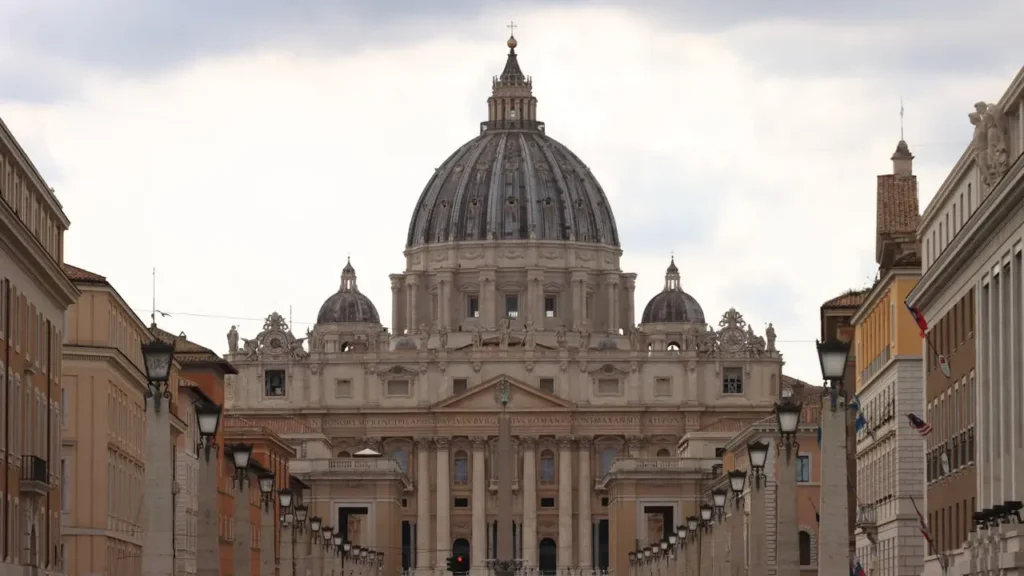 San Pietro Meydanı Photo by Efrem Efre on Pexels