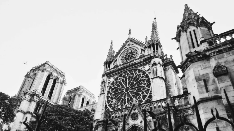 A.C.Partners-Gotik mimari örneği - katedral dış cephesi